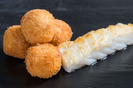 Croquetas de bacalao. Oído Cocina Gourmet